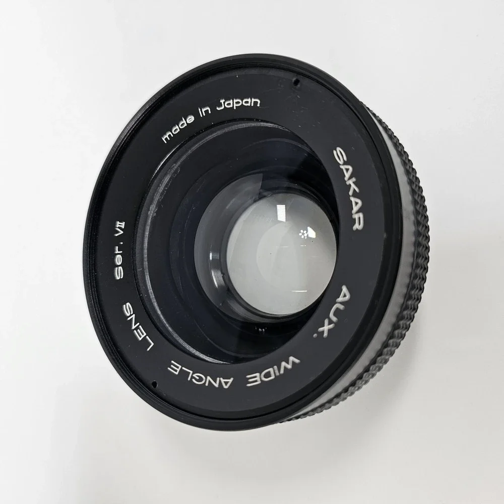 Tokina 28mm 1:2.8 Camera Lens Sakar Aux. Wide Lens Ser VII Japan Tiffen 49mm Set